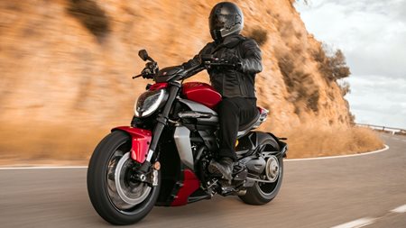 Ducati XDiavel V4: Το απόλυτο sport cruiser bike