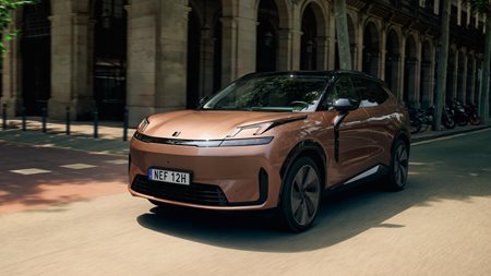 Στην Ελλάδα το νέο PHEV Lynk & Co 08 των 345 ίππων-τιμές