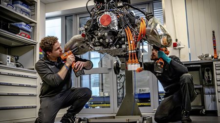 Μεγάλη γερμανική φίρμα ανακαλεί αυτοκίνητο για κίνδυνο πυρκαγιάς