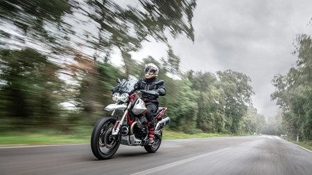 H Moto Guzzi V85TT με όφελος 800€ και προνομιακό επιτόκιο