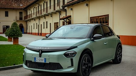 Lancia Ypsilon: Ακόμη μεγαλύτερη αυτονομία για την ηλεκτρική