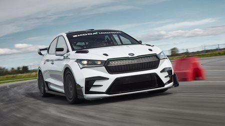 Enyaq RS Race: Πώς η Skoda μειώνει το βάρος στα ηλεκτρικά αυτοκίνητα (video)