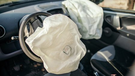 Το σκάνδαλο με τους αερόσακους έφτασε στην Ευρώπη-ποια αυτοκίνητα δεν πρέπει να κυκλοφορούν