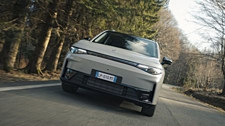 Πρεμιέρα για την τετρακίνητη έκδοση του ηλεκτρικού Leapmotor C10 με 585 ίππους