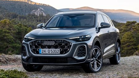 Το νέο Audi Q5 είναι το μοναδικό αυτοκίνητο με τέταρτο φως για τα φρένα