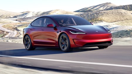 Η Tesla απέκτησε απίθανη brand ambassador-έγινε viral στους Ολυμπιακούς Αγώνες