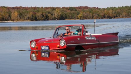 Σε αυτό το μουσείο έχει ό,τι περίεργο αυτοκίνητο έχεις φανταστεί