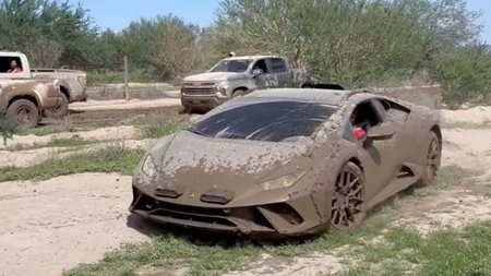 Η Lamborghini Huracan Sterrato σε ένα ακραίο off road που δεν έχεις ξαναδεί (video)