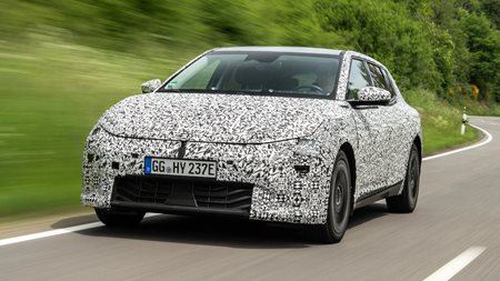 Τι δουλειά έχει το Kia EV4 στο Nurburgring;