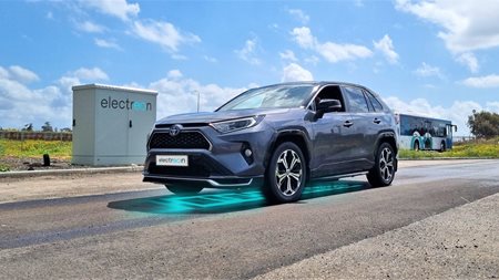 Ένα RAV4 διένυσε σχεδόν 2.000 χλμ. χωρίς στάση για φόρτιση-πώς το κατάφερε