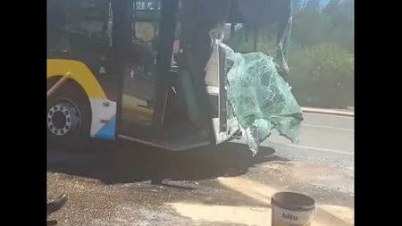 Σύγκρουση αστικών λεωφορείων στη Βούλα-47 τραυματίες