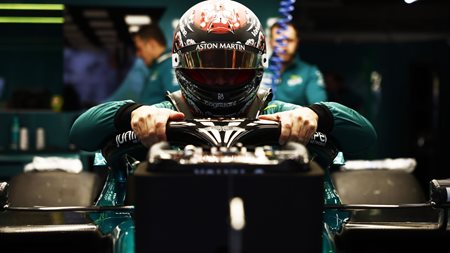 Ο Fernando Alonso παραμένει στην Aston Martin και έχει σοβαρό λόγο