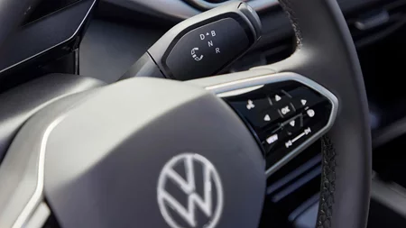 Τι απαντά η VW στην αγωγή που δέχτηκε για τα κουμπιά αφής στο τιμόνι