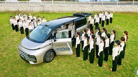 Ρεκόρ Guinness για το MPV Geely Galaxy-δείτε πόσοι άνθρωποι χώρεσαν μέσα