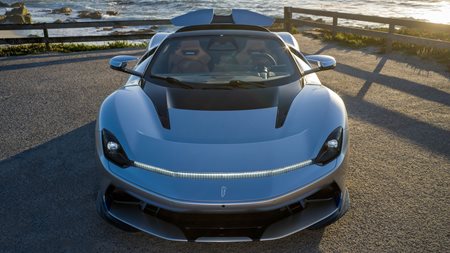 To Pininfarina Battista Targamerica είναι ένα cabrio ηλεκτρικό hypercar