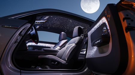 Αυτή είναι η μοναδική Rolls Royce Spectre Lunaflair και δημιουργήθηκε κατά παραγγελία