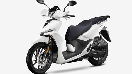 Κάτω από 2.700 ευρώ στην Ελλάδα νέο scooter με μεγάλους τροχούς