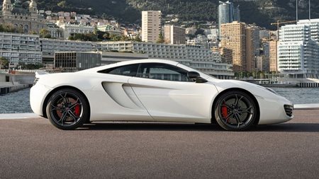 Δύο McLaren των Hamilton και Button και μια μοναδική ευκαιρία