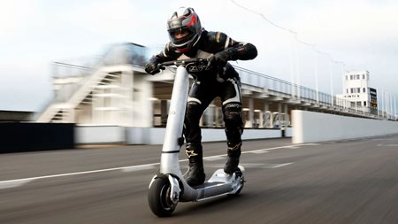 Αυτό είναι το ταχύτερο πατίνι του κόσμου και έχει στόχο το ρεκόρ Guinness