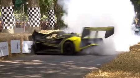 Το πρώτο ατύχημα στο Goodwood κόστισε 2,5 εκατομμύρια ευρώ (video)