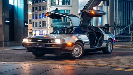 Back to the Future: Το DeLorean DMC-12 επιστρέφει ως ηλεκτρικό