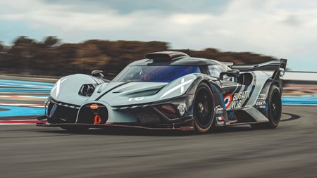 Δοκιμάζουμε την ακραία Bugatti Bolide με τον τελευταίο W16 κινητήρα παραγωγής