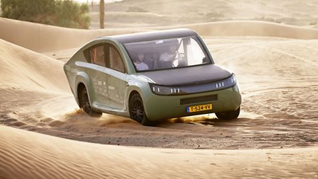 Το ηλεκτρικό Stella Terra διένυσε 1.000 χιλιόμετρα χωρίς φόρτιση