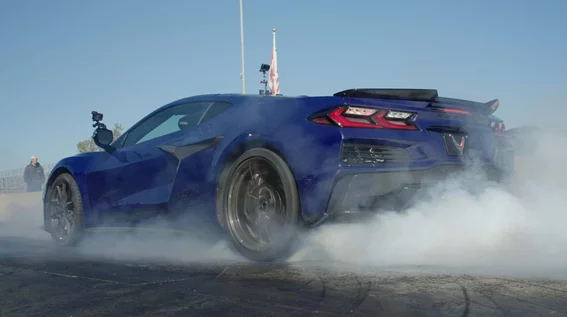 Η τρομερή Chevrolet Corvette ZR1X είναι επίσημα το ταχύτερο αυτοκίνητο παραγωγής των ΗΠΑ (video)
