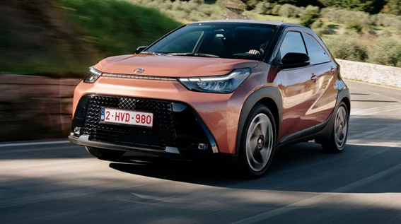 Αποστολή στη Φλωρεντία: Οδηγούμε το υβριδικό Toyota Aygo X Hybrid