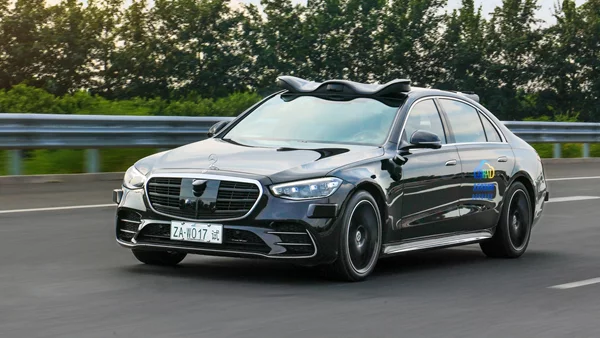 Επίσημο: H Mercedes δοκιμάζει σε δημόσιους δρόμους αυτόνομη οδήγηση επιπέδου 4