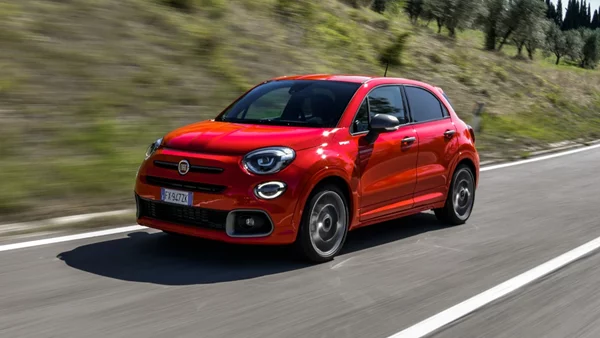 Διέρρευσαν φωτογραφίες του νέου μικρού SUV Fiat 600