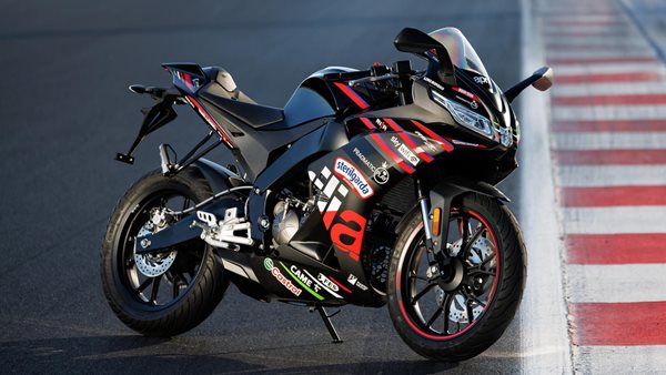 Νέα Aprilia RS 125 GP Replica με στοιχεία από το MotoGP