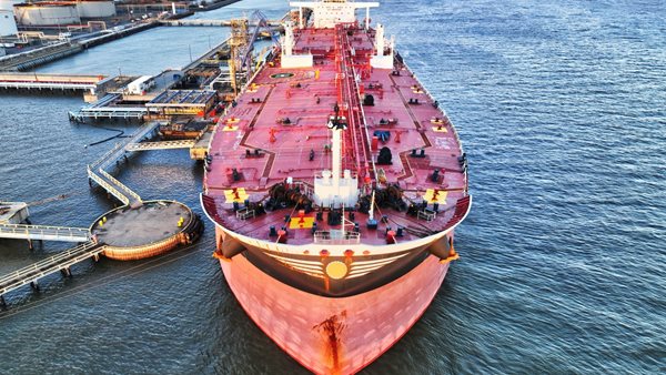 Ερυθρά θάλασσα: Πετρελαϊκός κολοσσός ανέστειλε επ' αόριστον τις μεταφορές