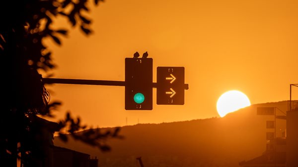 Πού βρίσκεται το πιο αργό φανάρι στην Ελλάδα που κρατάει 7 λεπτά