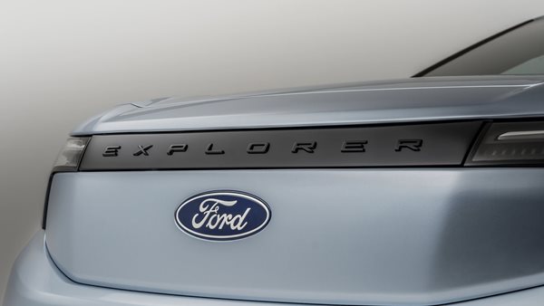 Γιατί αξίζει να αγοράσεις μετοχές των GM και Ford