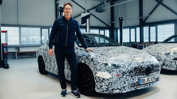 Ρεκόρ έκανε η ηλεκτρική Mercedes CLA πριν καν κυκλοφορήσει (video)