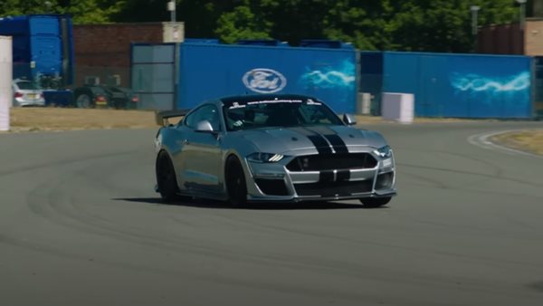 Δείτε μια Ford Mustang 860 ίππων στα χέρια του Stig