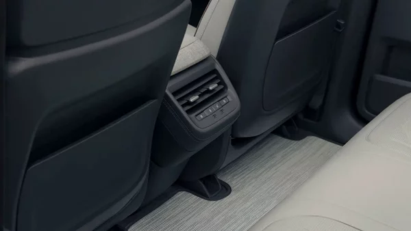 Εταιρεία αυτοκινήτων πλήρωσε πελάτες της για να μην την πάνε στο δικαστήριο