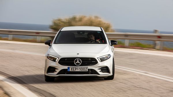 Mercedes AMG A35 4MATIC: Σκαλοπάτι