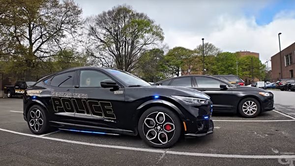 Γιατί η αστυνομία έχει ανάγκη από ηλεκτρικά περιπολικά (video)