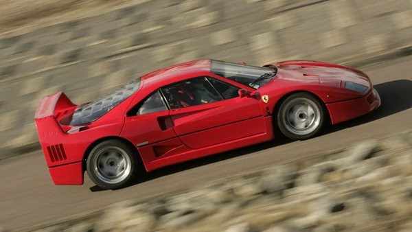 Ποιος τράκαρε την Ferrari F40 του Lando Norris; (video)