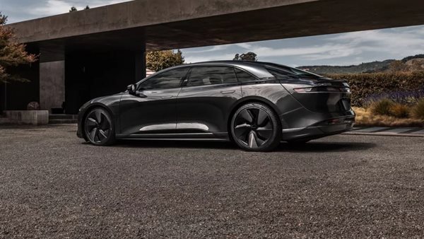 Lucid Air Stealth Look: Ηλεκτρικό GT και πολύ σκοτεινό