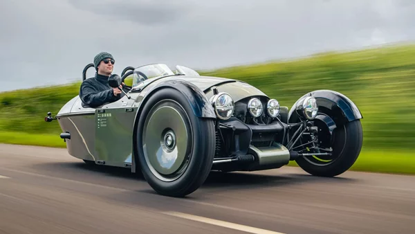 Morgan Super 3: 210 km/h με τρίροδο; Ναι, γίνεται