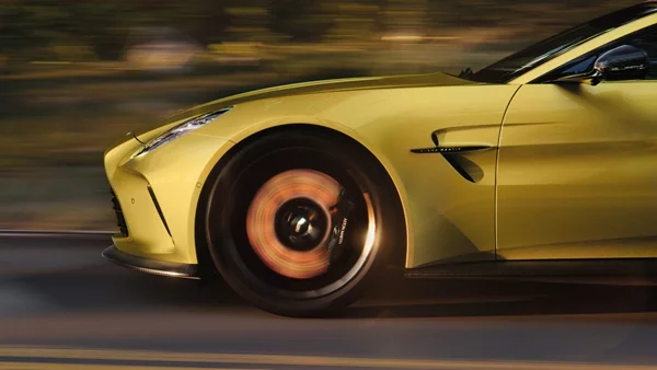 Video: Δείτε από κοντά την νέα Aston Martin Vantage