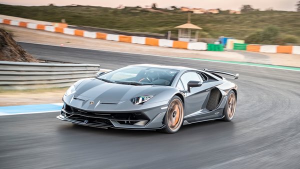 Spoiler alert: Μια ματιά στη νέα σεζόν του Top Gear