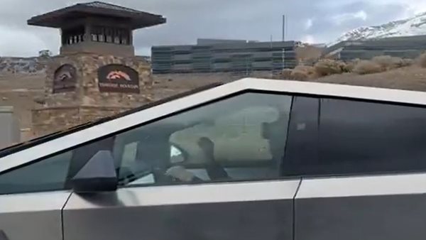 Apple Vision Pro και οδήγηση: η σύσταση του Υπ. Μεταφορών των ΗΠΑ