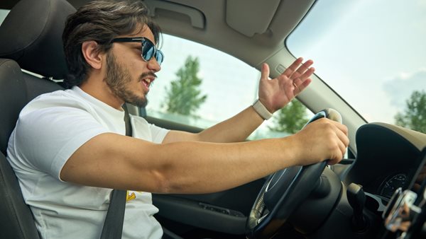 Αποκάλυψη: 1 στους 5 Έλληνες οδηγούς πλακώνεται στο δρόμο