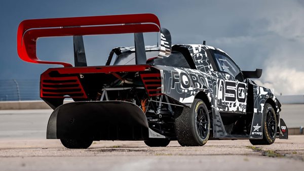 To Ford Supertruck πάει Pikes Peak με καρότσα και αεροτομή