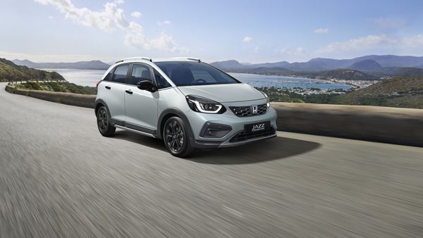 Ισχυρότερο και πιο ελκυστικό το Honda Jazz e:HEV