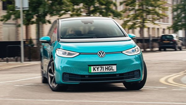 Μαζί με τα κίνητρα τελειώνουν και οι πωλήσεις για τα ηλεκτρικά αυτοκίνητα